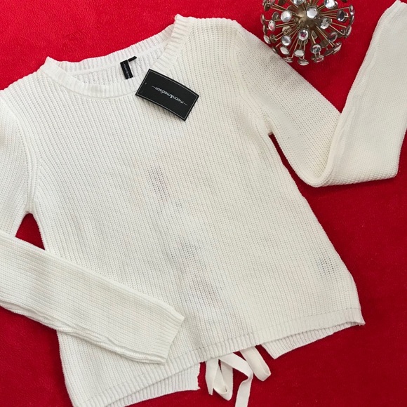 M&M Sweaters - White NWT Sweater Beautiful Back Design